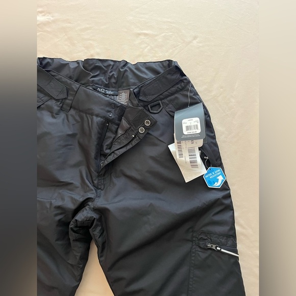 Arctic Quest Size Large Snow Pants, Cargo Ski Pants, Water & Wind Resistant - Picture 3 of 6